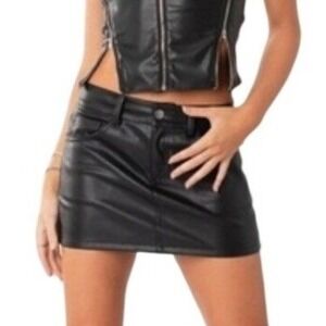 NWT Edikted Maya Faux Leather Mini Skirt XS Black Y2K Edgy Vegan Leather Micro